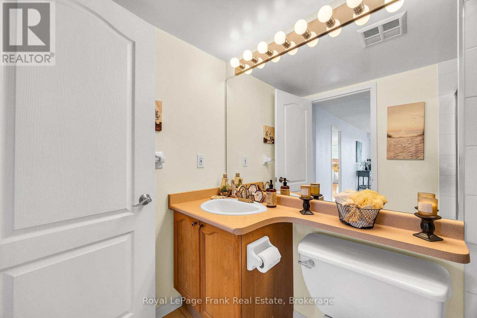 #602 712 ROSSLAND ROAD E - 29