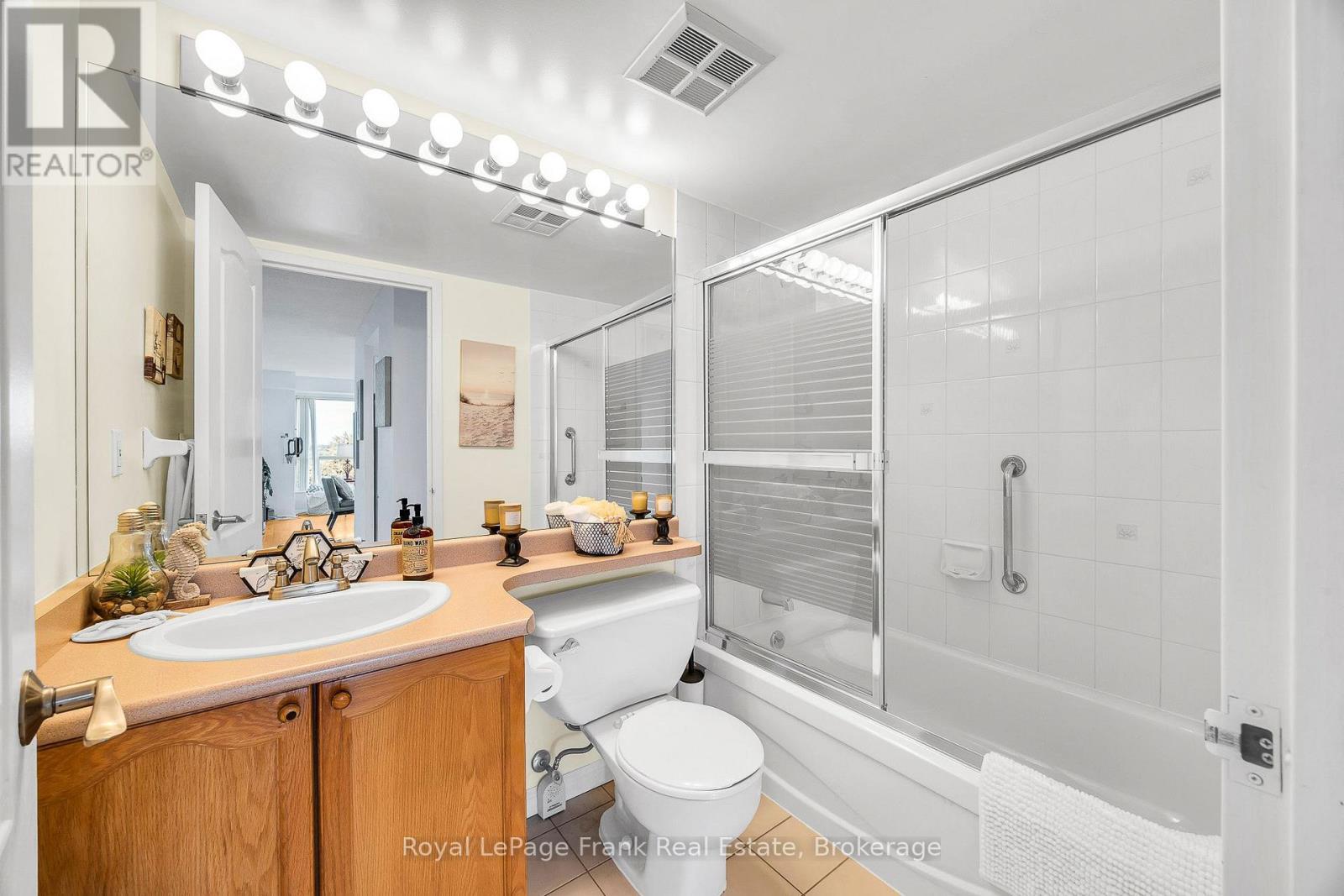 #602 712 ROSSLAND ROAD E - 30