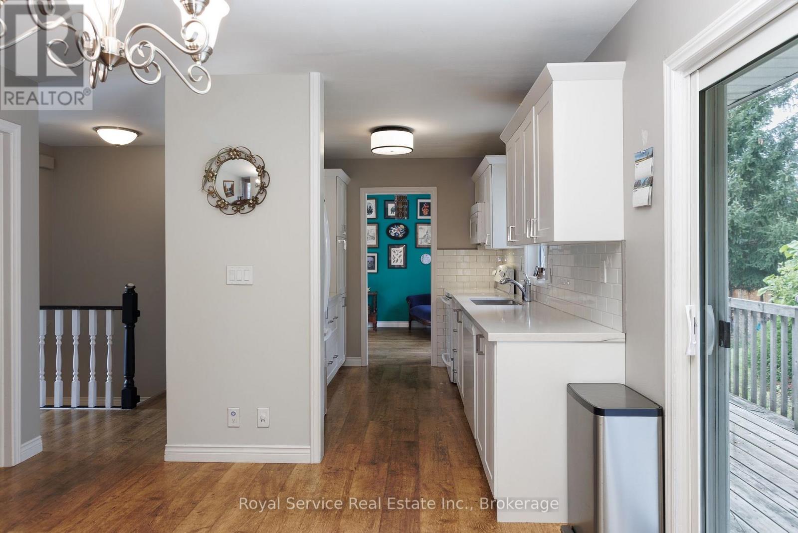 6 CLIFTON ROAD - 12