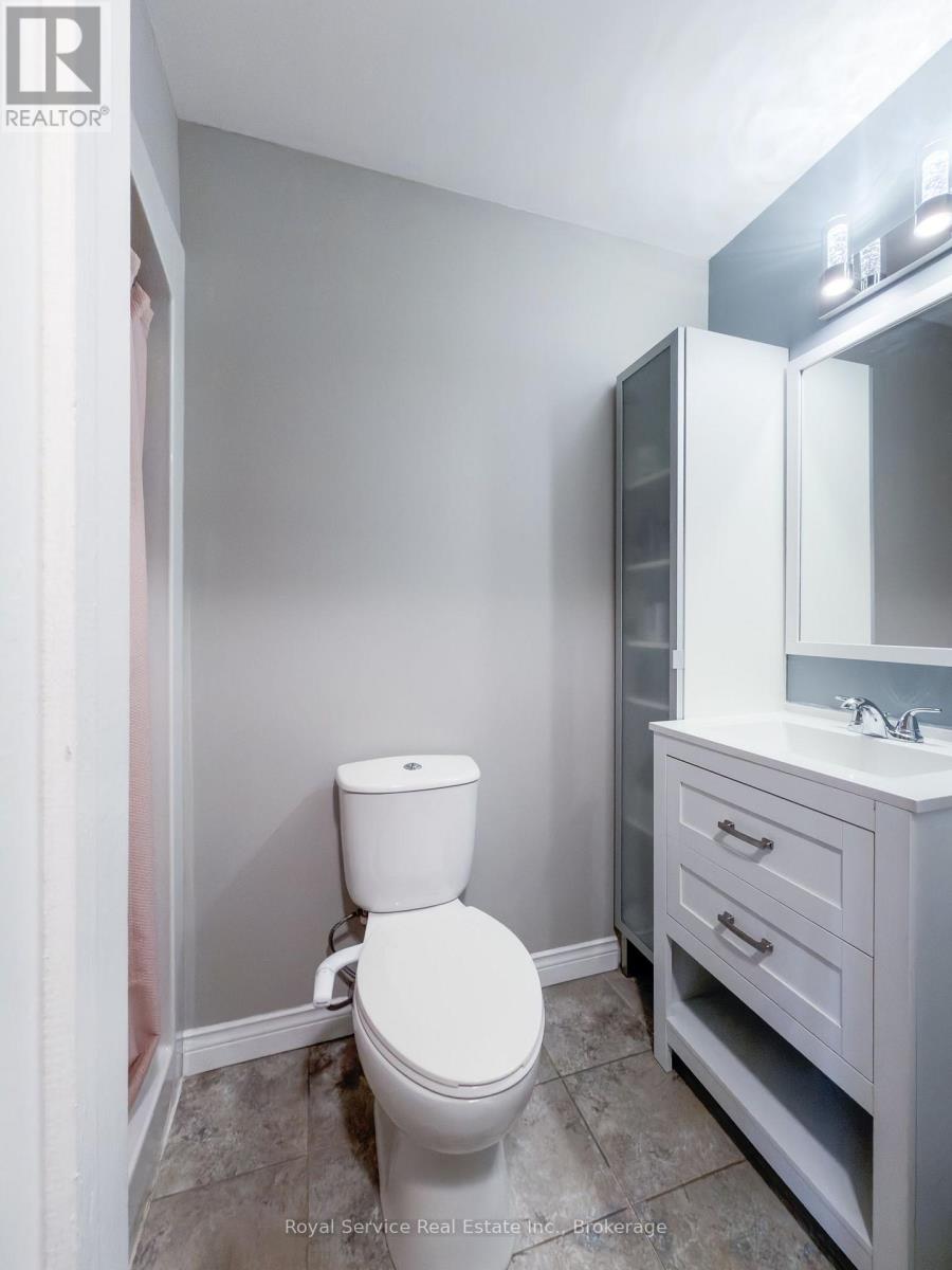 6 CLIFTON ROAD - 23