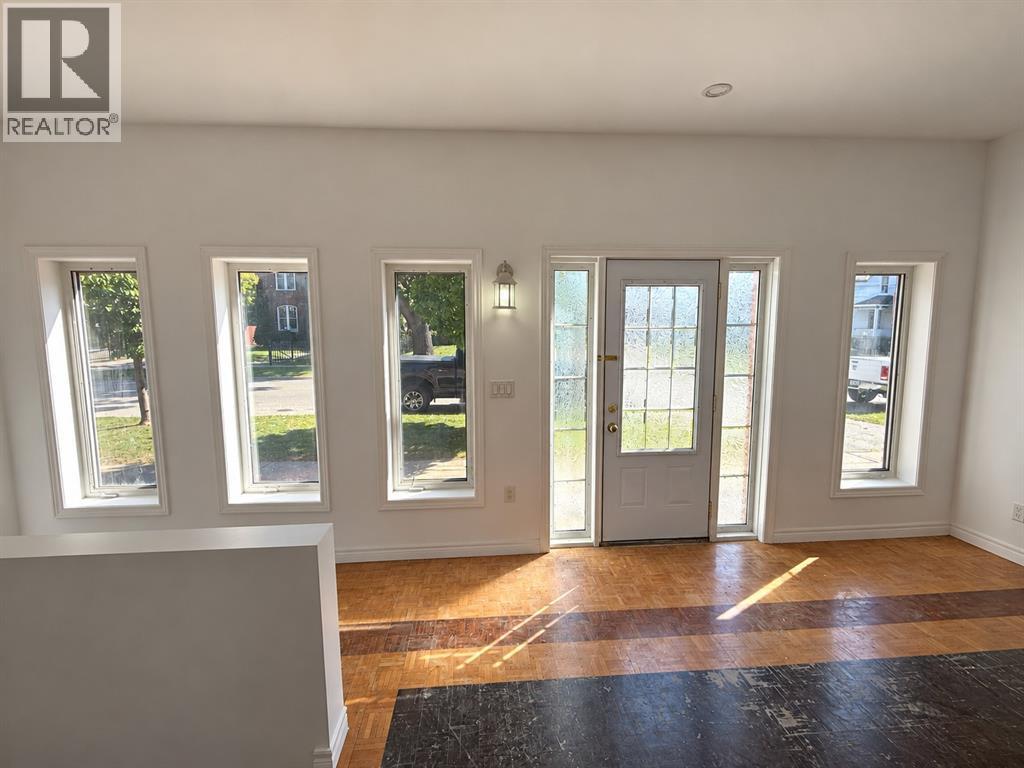 169 CHRISTINA STREET South - 22