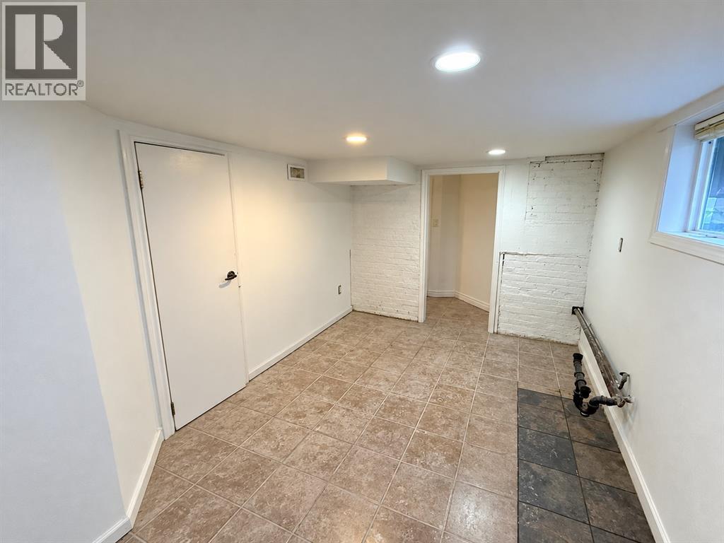 169 CHRISTINA STREET South - 23