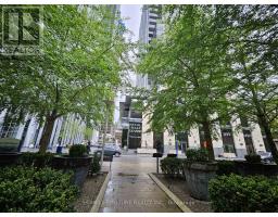 6105 - 11 Yorkville Avenue, Toronto, ON M4W1L2 Photo 6