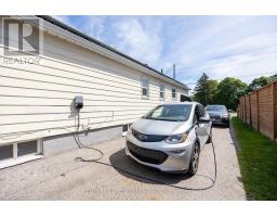 816 Simcoe Street N, Oshawa, ON L1G4V8 Photo 35