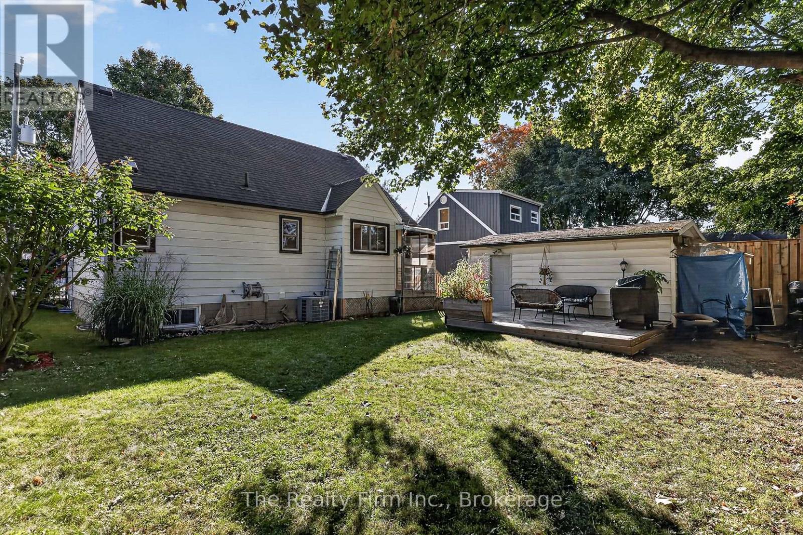 325 VICTORIA STREET N - Image 12