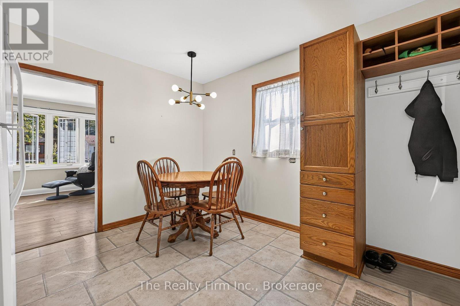 325 VICTORIA STREET N - Image 23