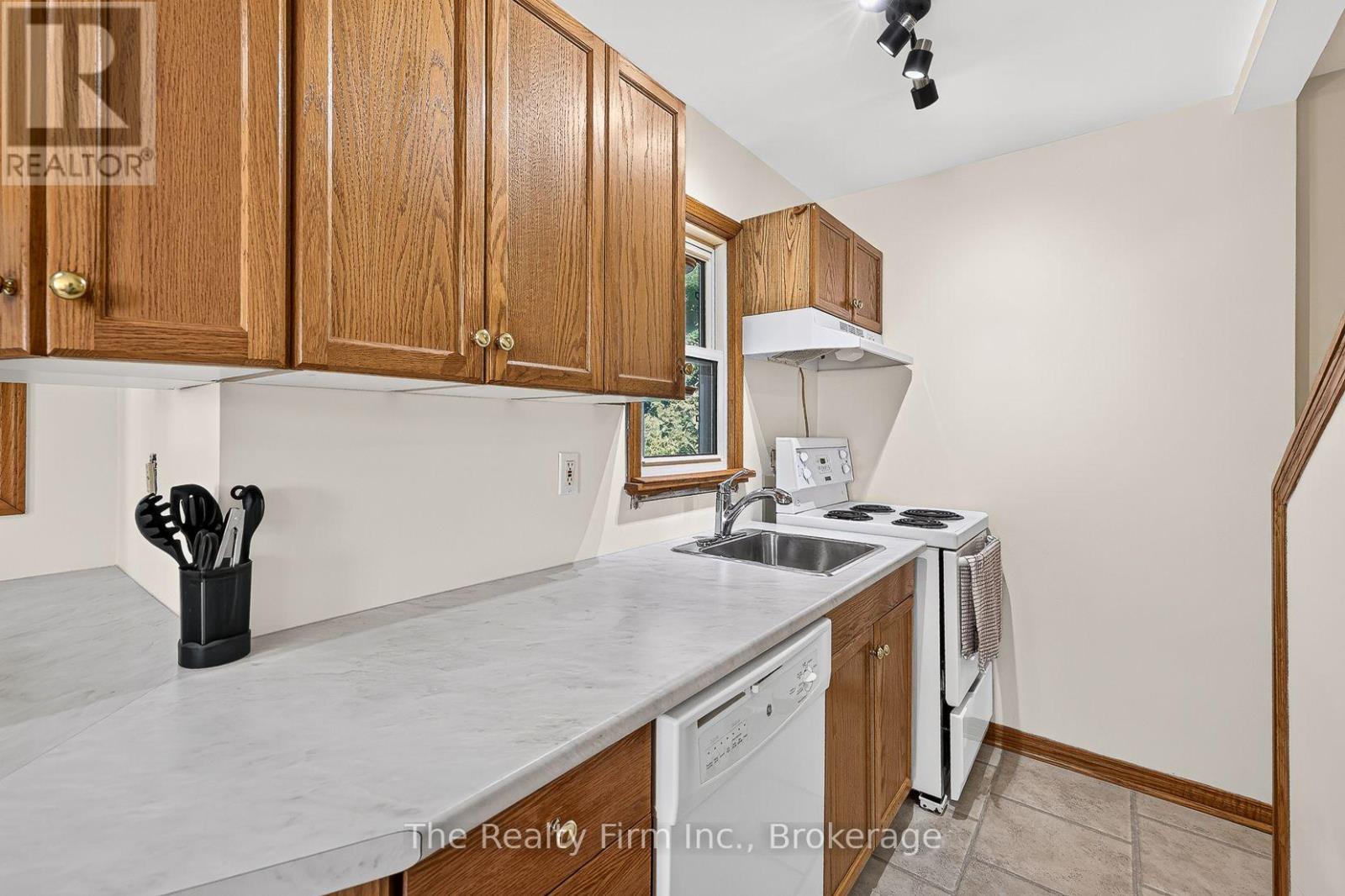 325 VICTORIA STREET N - Image 27
