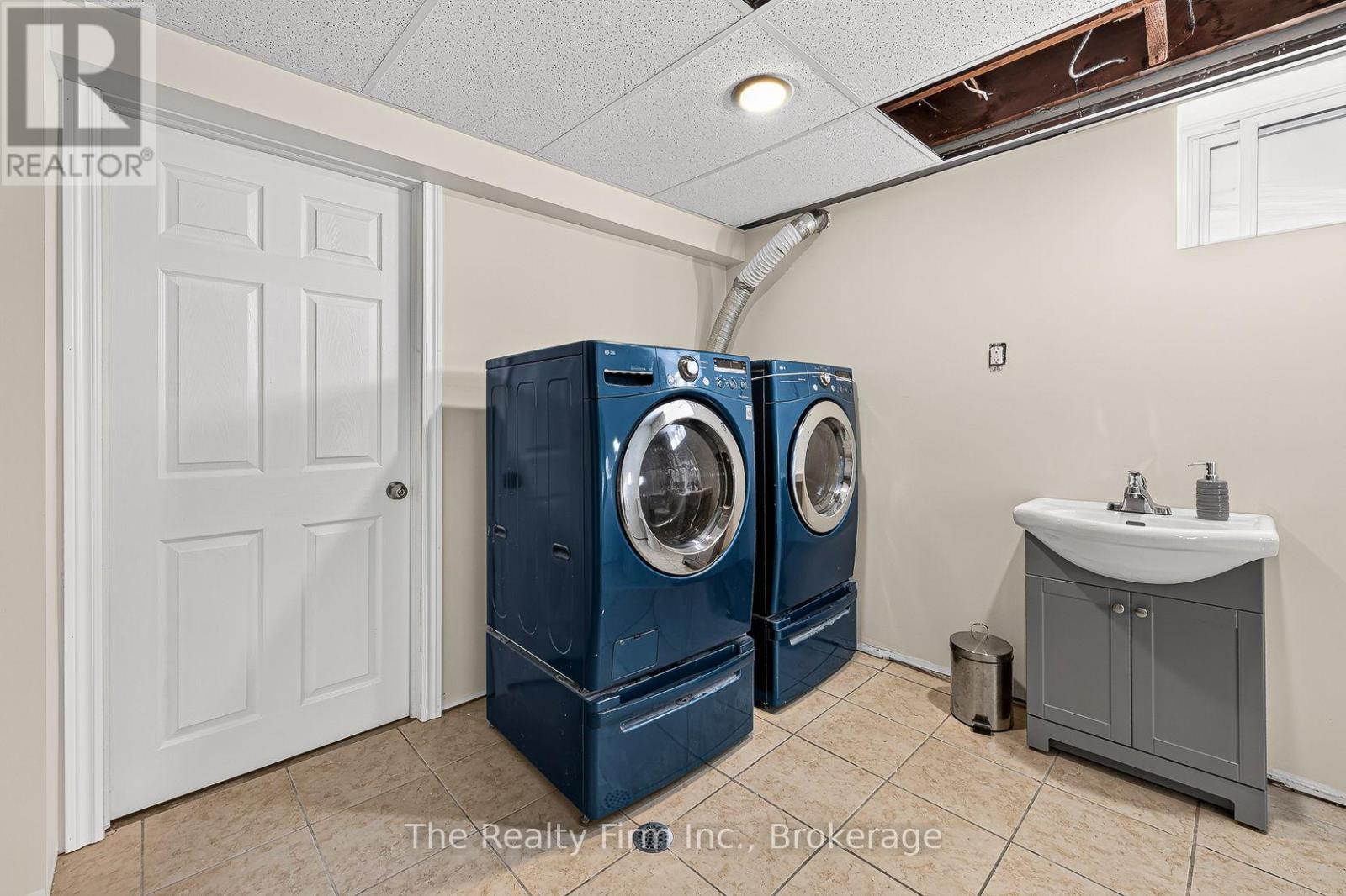 325 VICTORIA STREET N - Image 44