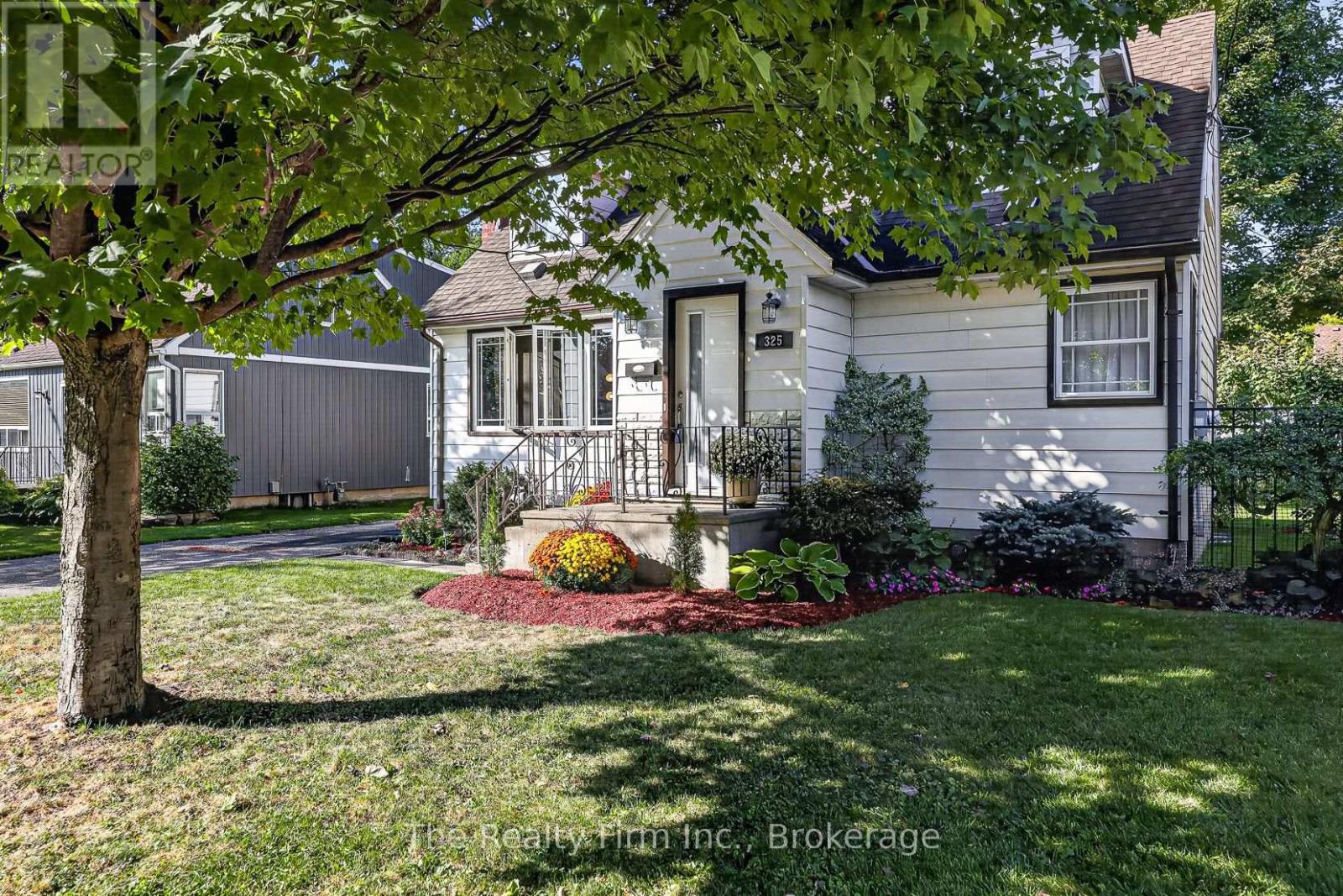 325 VICTORIA STREET N - 6