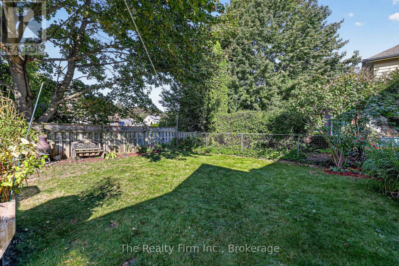 325 VICTORIA STREET N - 9