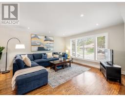 160 Holmcrest Trail, Toronto, ON M1C1V9 Photo 13