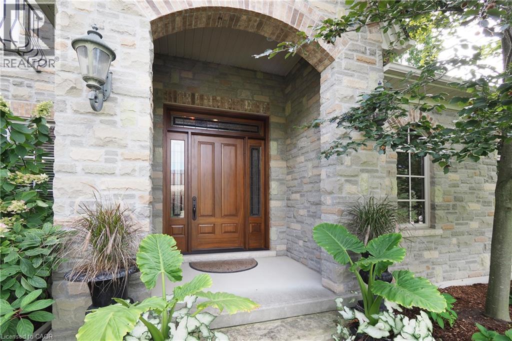 585 KIWANIS PARK Drive — photo 3