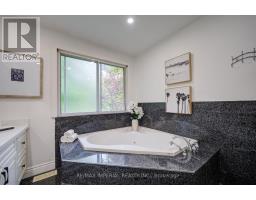 19 Penwick Crescent, Richmond Hill, ON L4C5B3 Photo 21