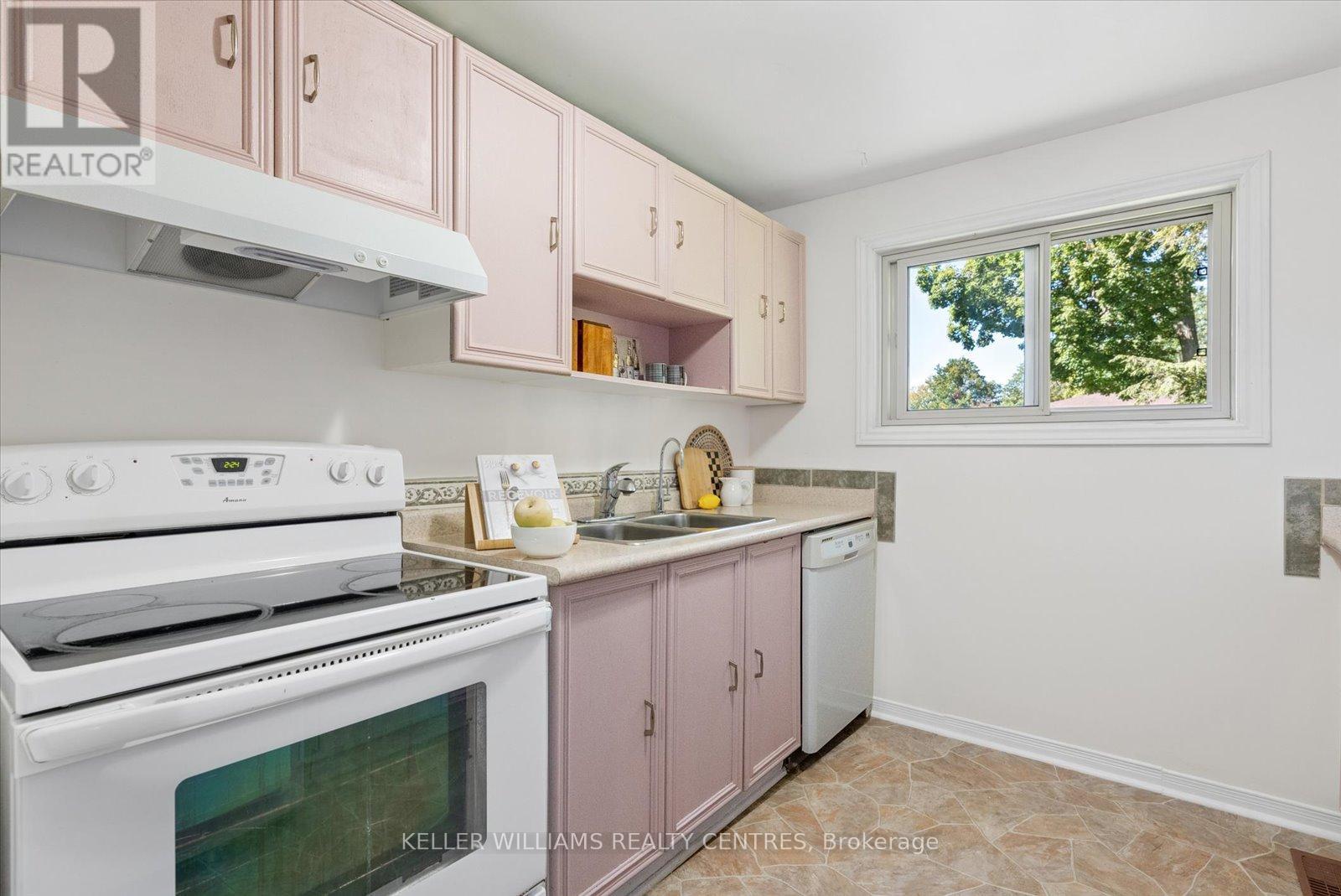 #19 6 MEADOW LANE - Image 19