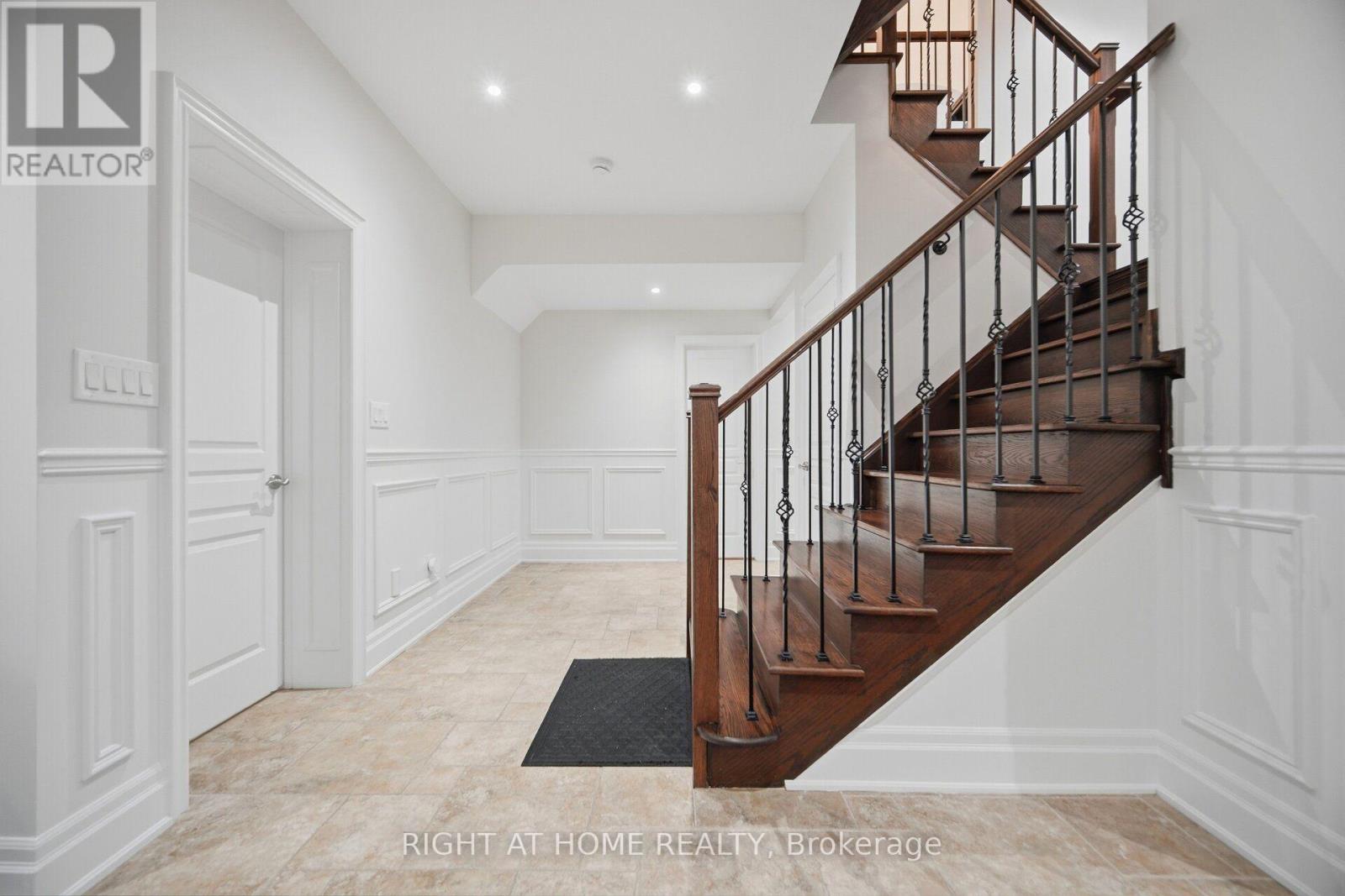 2122 LAW HILL GATE - Image 42