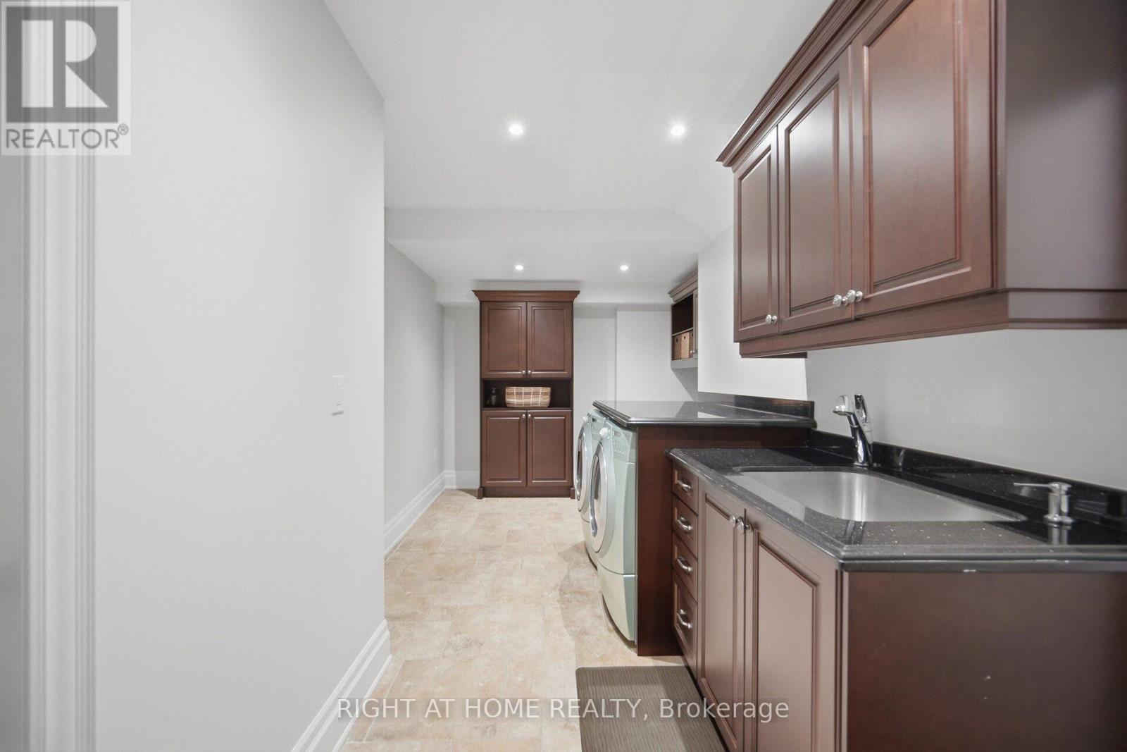 2122 LAW HILL GATE - Image 43