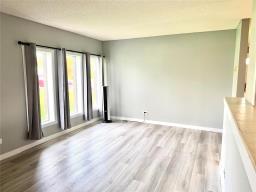 42 Main Street, Tyndall, MB R0E2B0 Photo 10