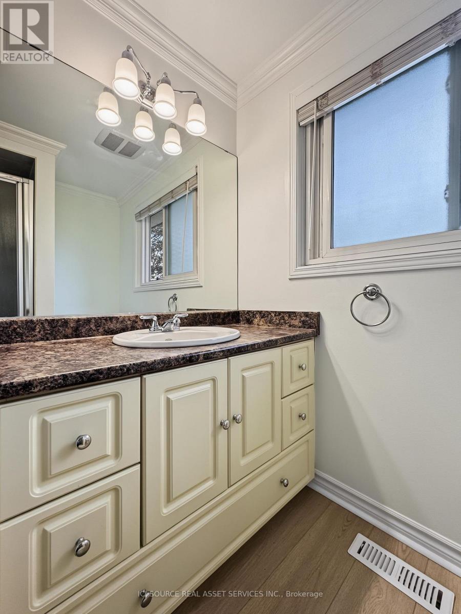 Upper Unit- 42 Follett Court, Ajax, ON photo 13
