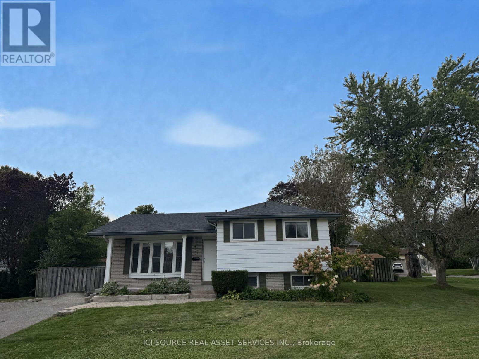 Upper Unit- 42 Follett Court, Ajax, ON photo 15