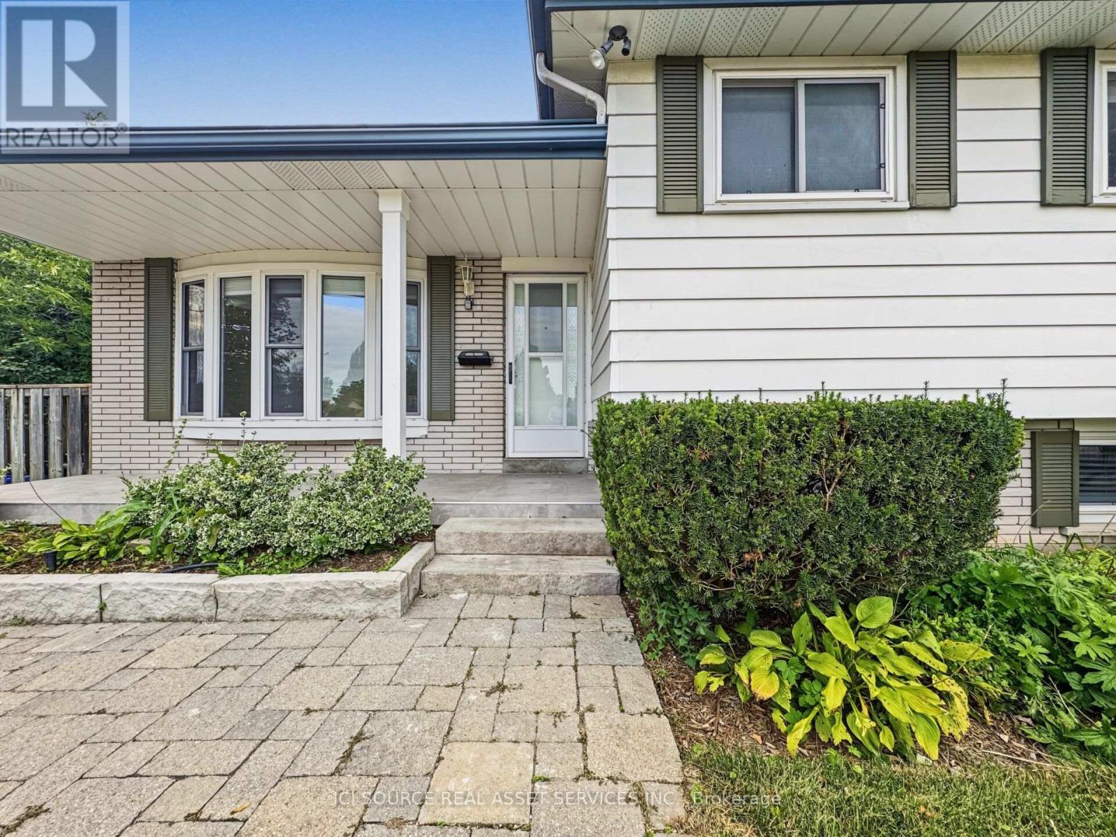 Upper Unit- 42 Follett Court, Ajax, ON photo 17