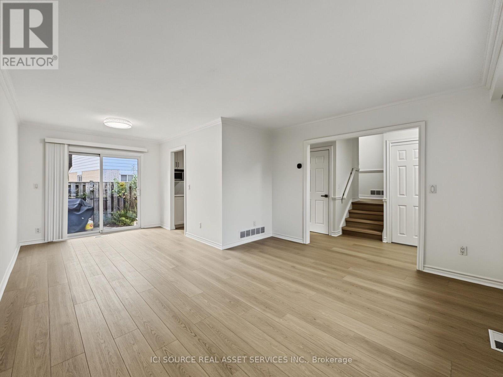 Upper Unit- 42 Follett Court, Ajax, ON photo 4