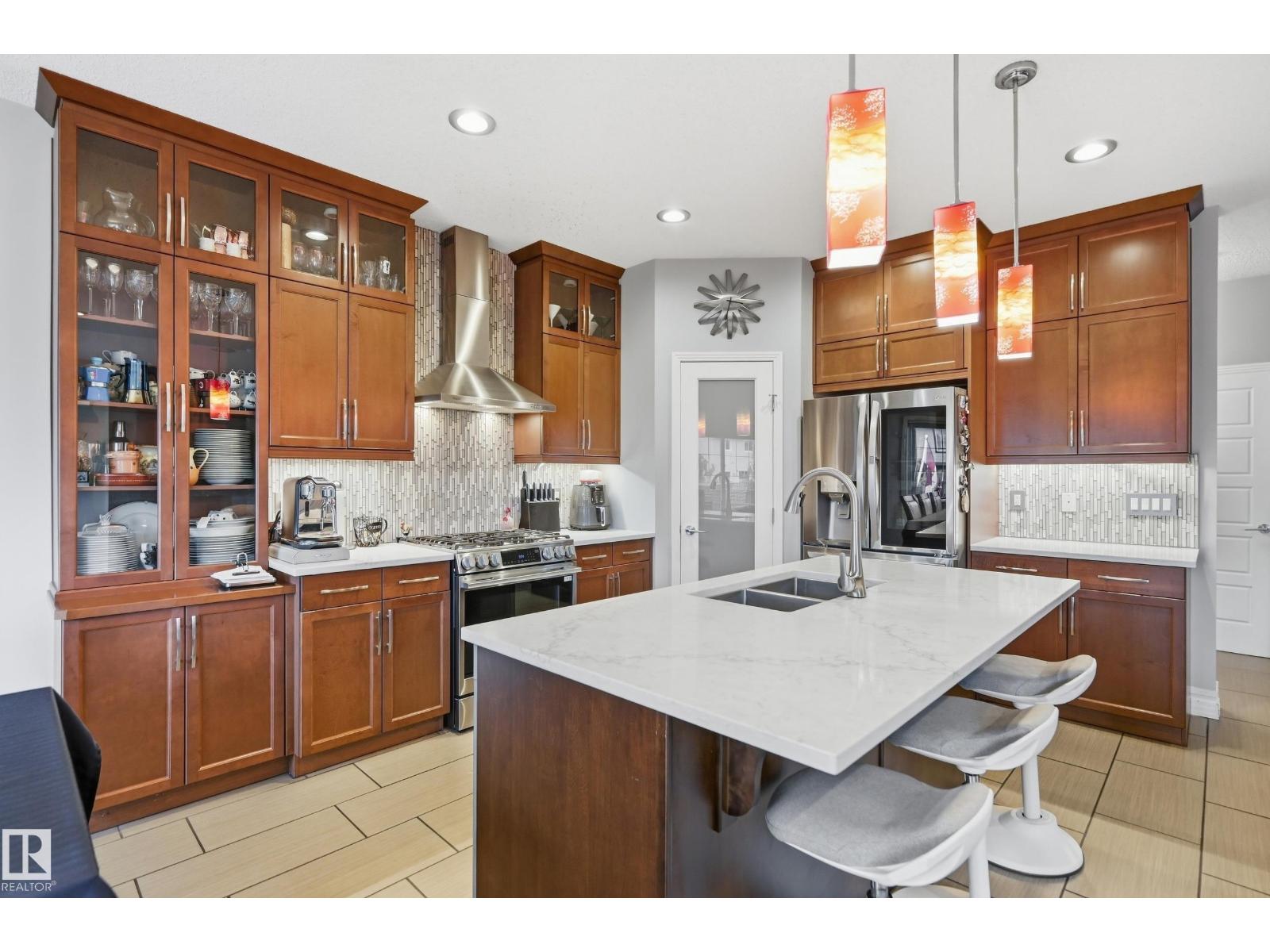 16511 136 ST NW - 10