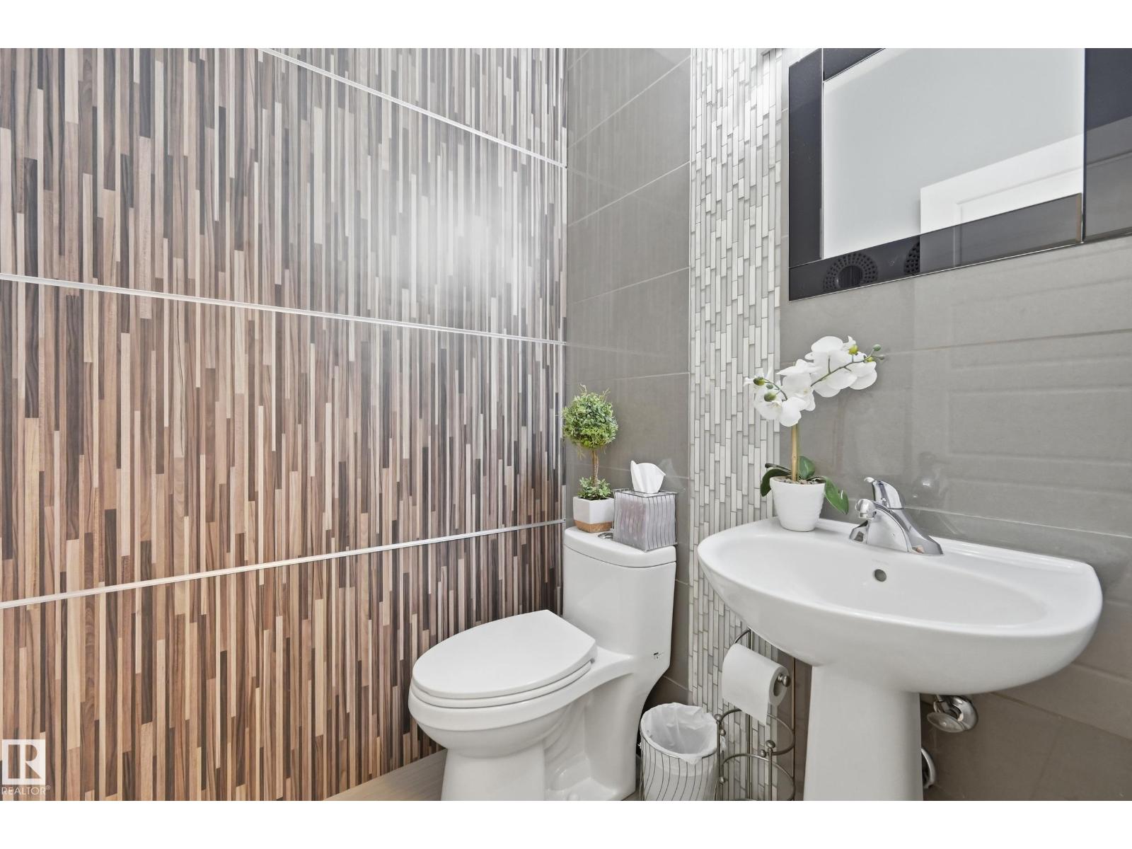 16511 136 ST NW - 16