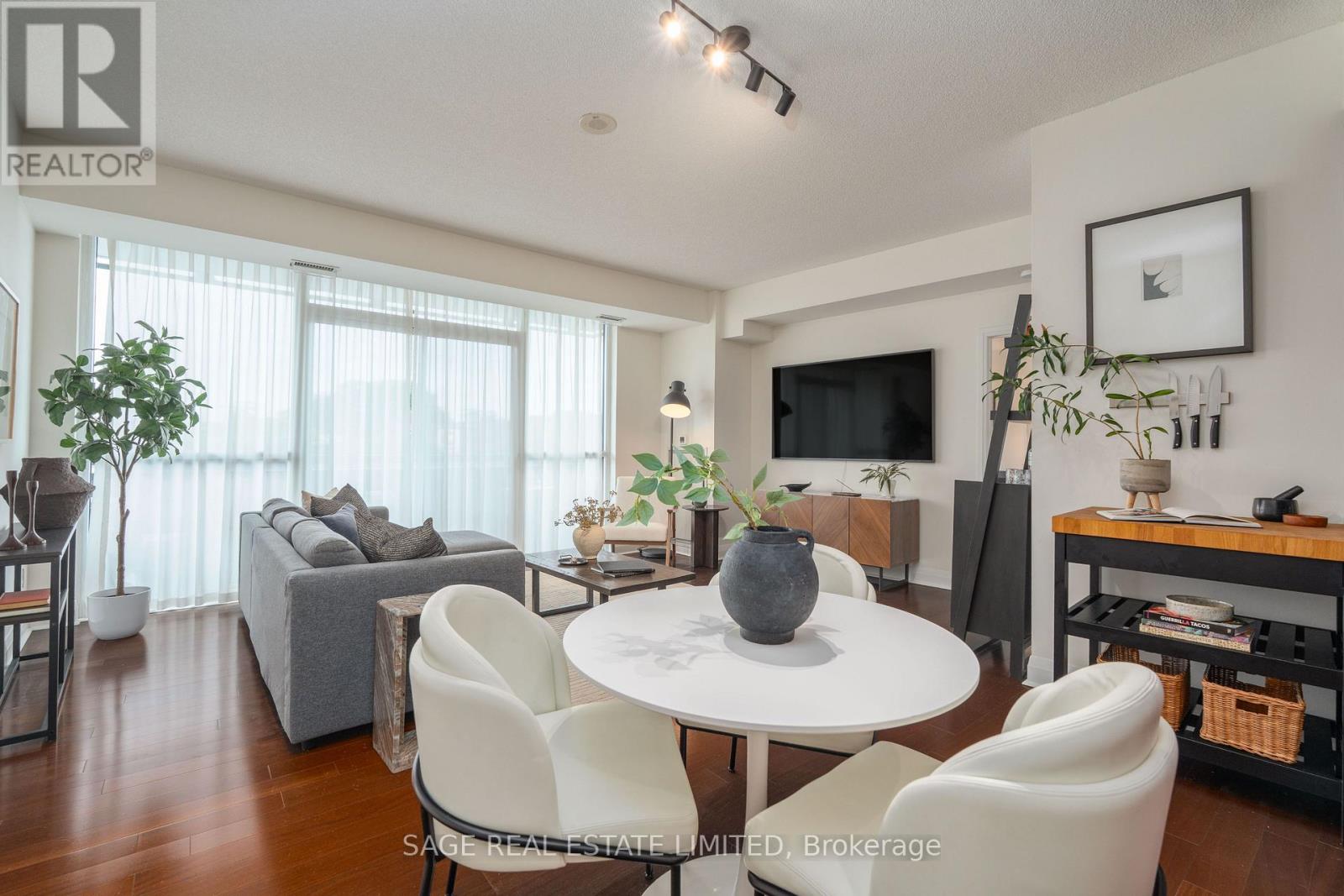 #202 1 HURONTARIO STREET - 12