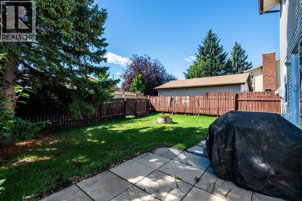 155 Bracewood Way SW, Calgary, Alberta, T2W3C3 — thumbnail 3