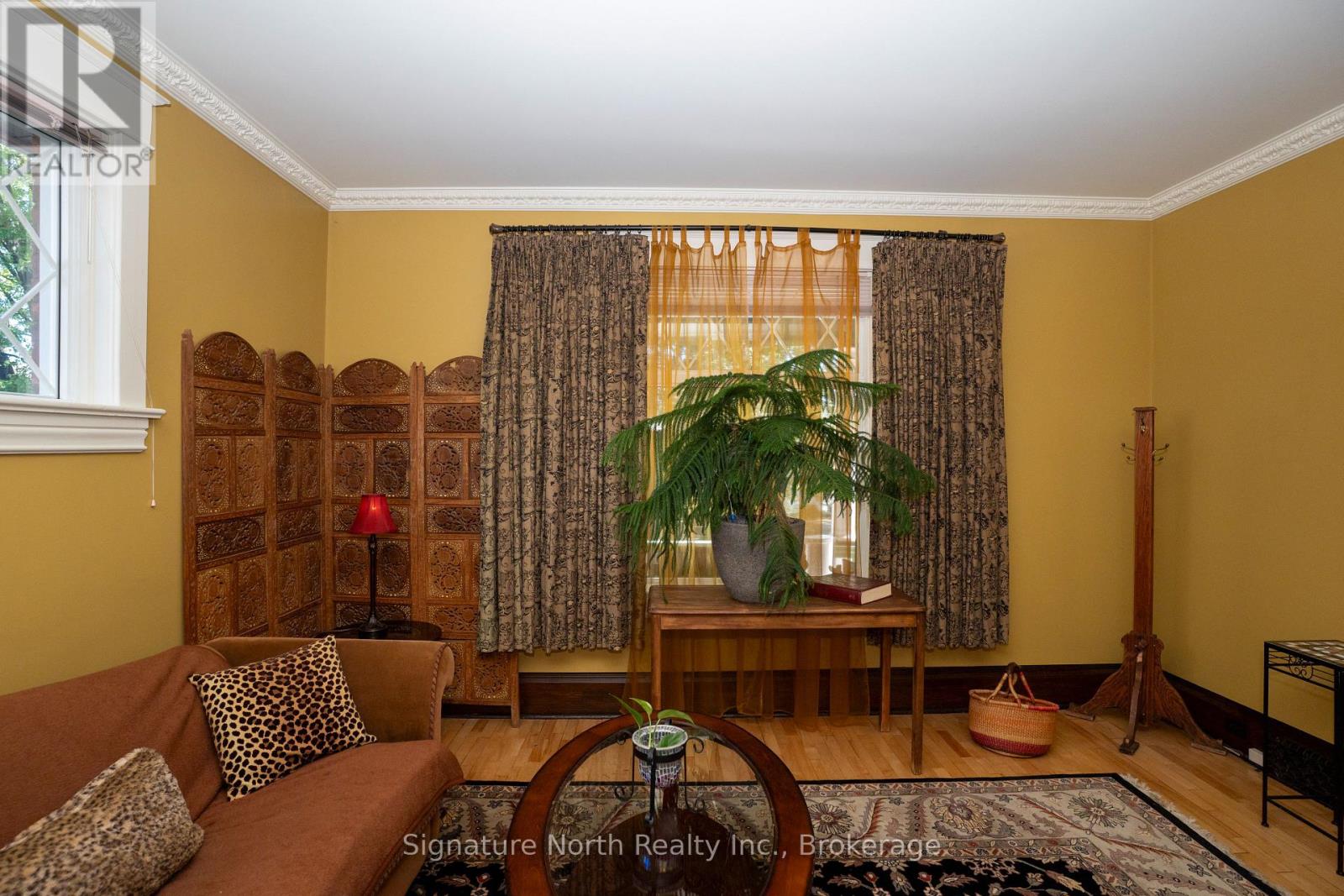 239 MARKS STREET N - Image 9