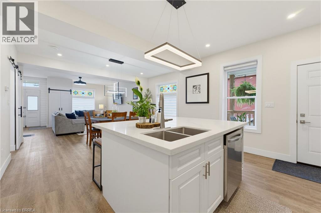 118 CLARENCE Street - Image 12