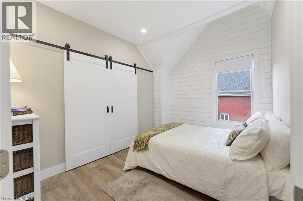 118 CLARENCE Street - Image 17