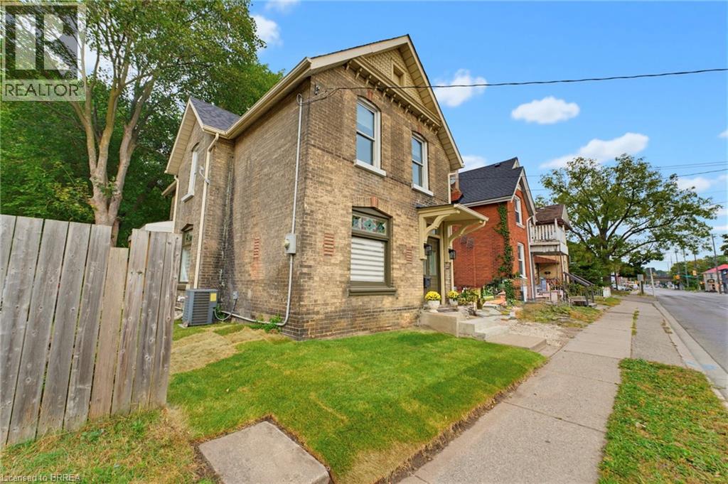 118 CLARENCE Street - 3