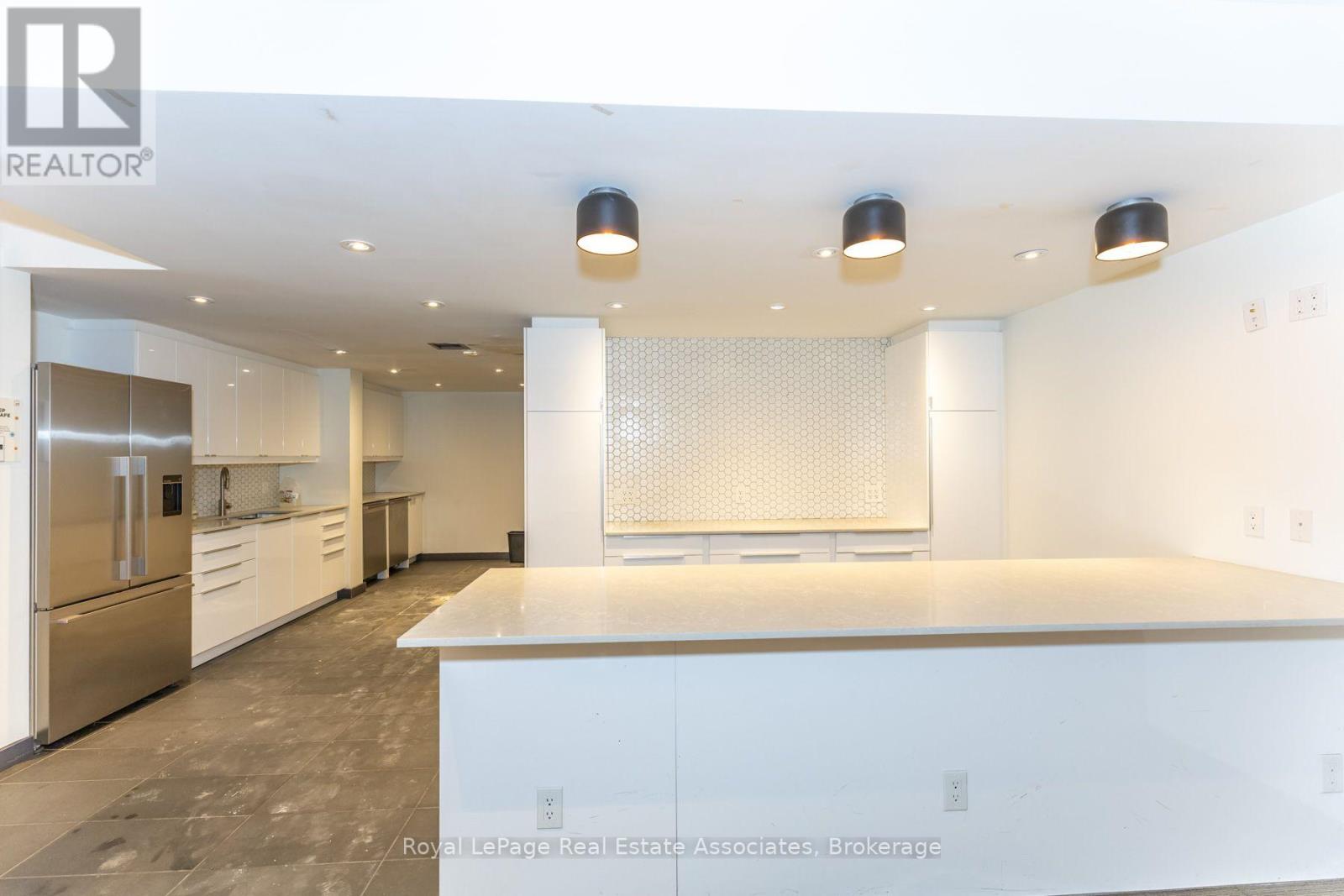 381 Richmond Street East — photo 35