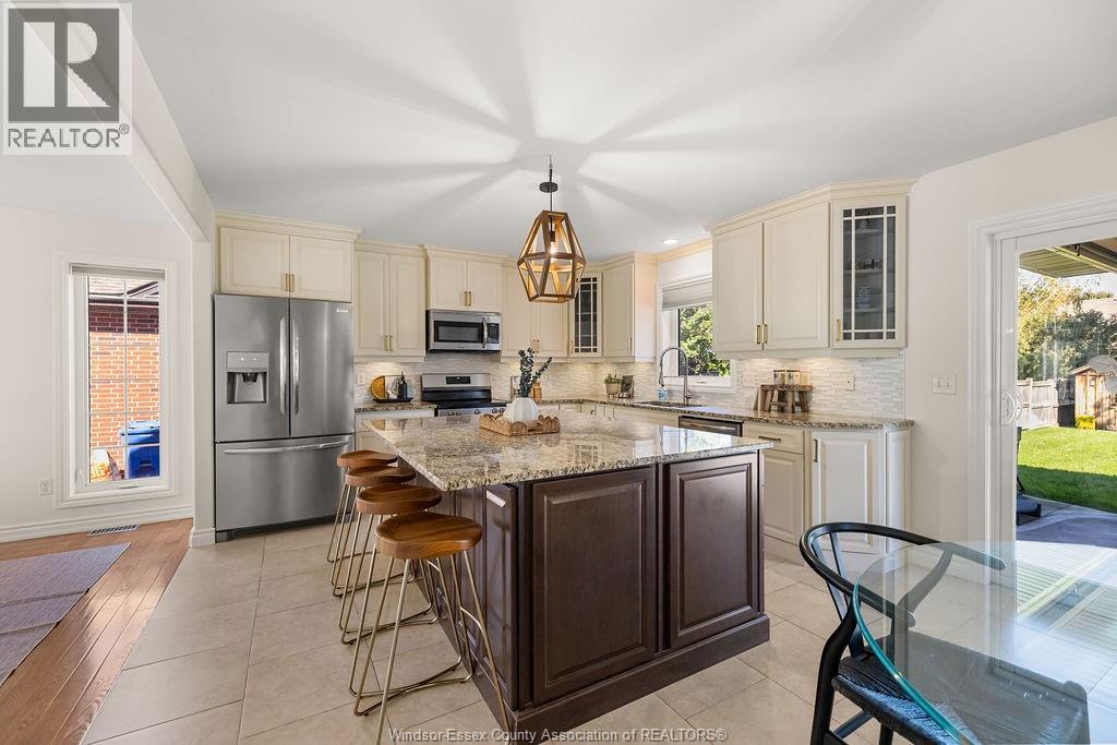 1004 WOODLAND CRES - 10