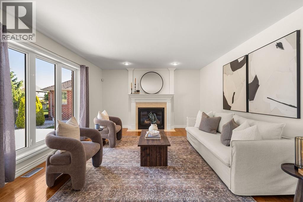 1004 WOODLAND CRES - 13