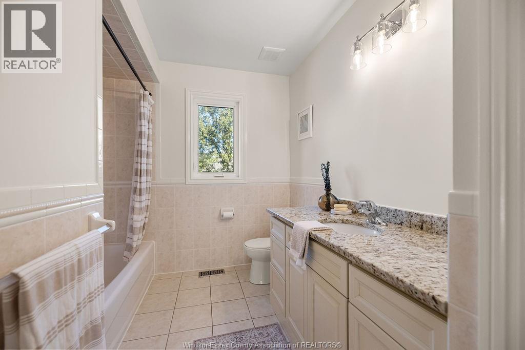 1004 WOODLAND CRES - 23