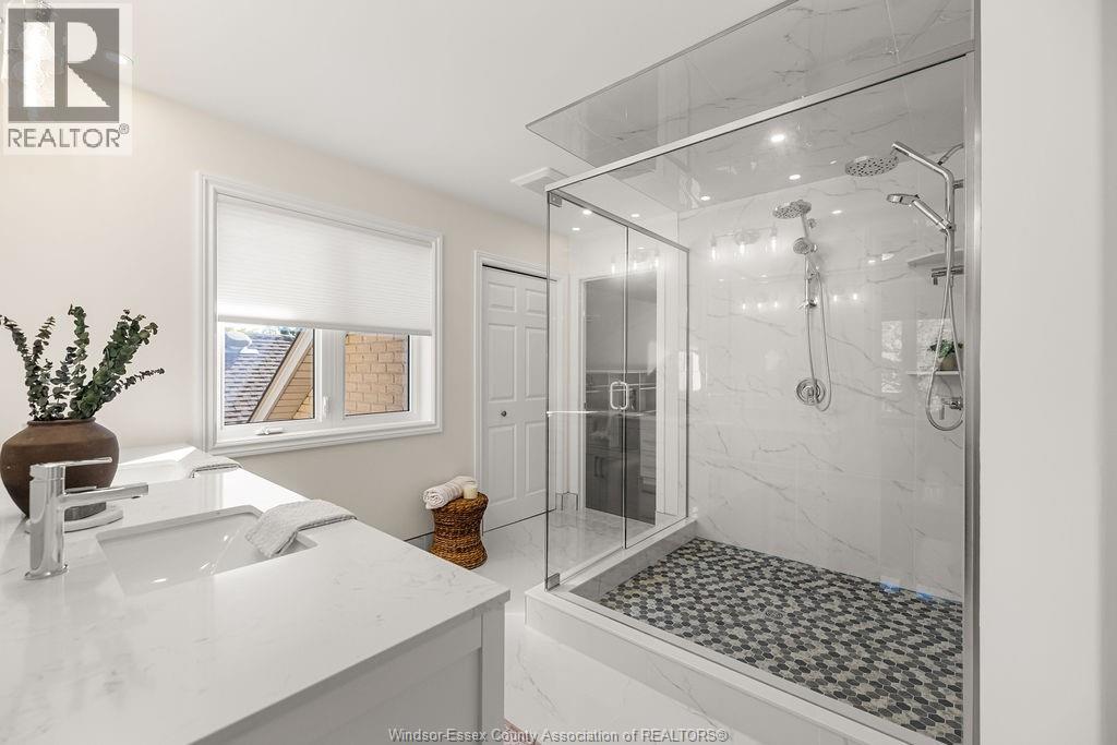 1004 WOODLAND CRES - 26