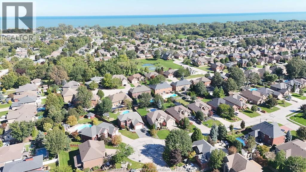 1004 WOODLAND CRES - 50