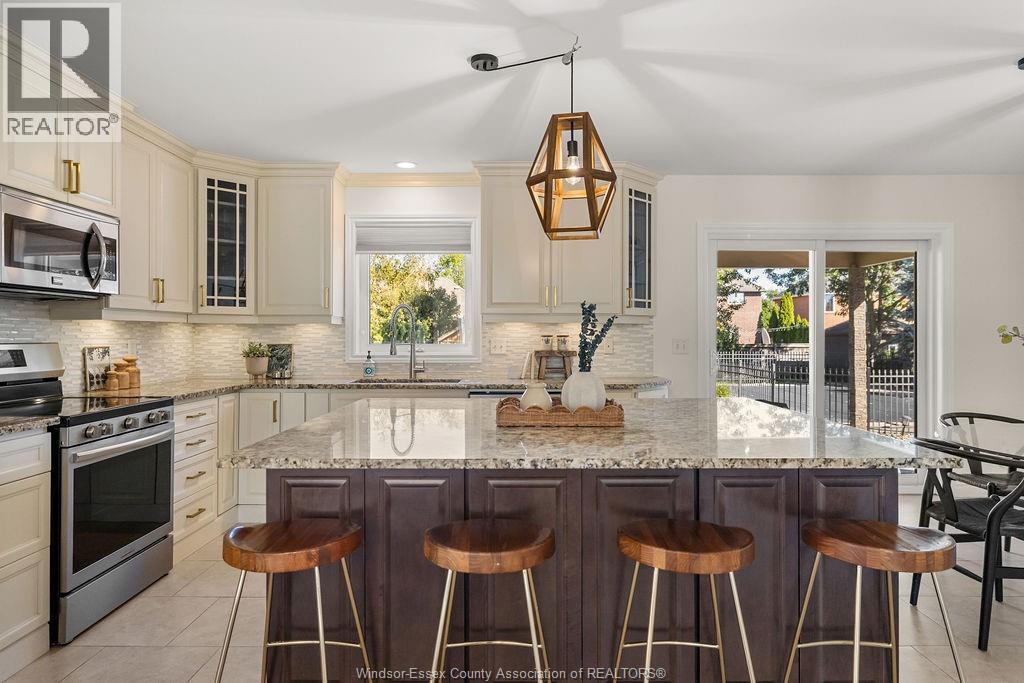 1004 WOODLAND CRES - 9