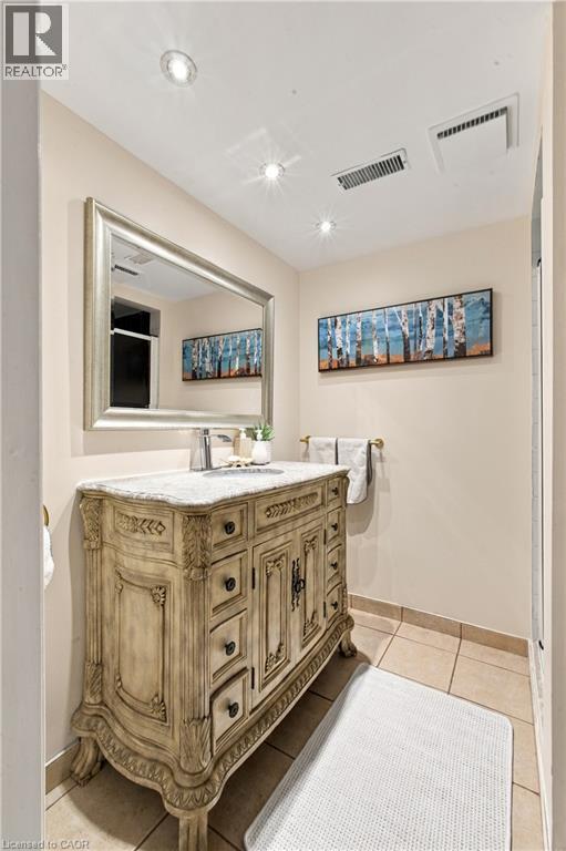 802 STRASBURG Road - Image 26
