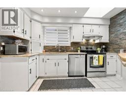 802 Strasburg Road, Kitchener, ON N2E2Y3 Photo 12