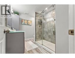 802 Strasburg Road, Kitchener, ON N2E2Y3 Photo 16