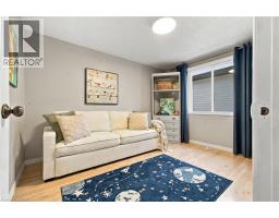 802 Strasburg Road, Kitchener, ON N2E2Y3 Photo 21