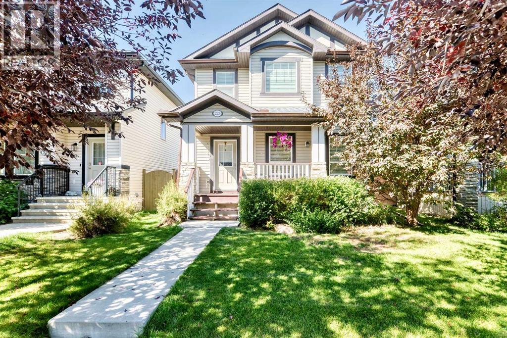 223 Skyview Ranch Way NE