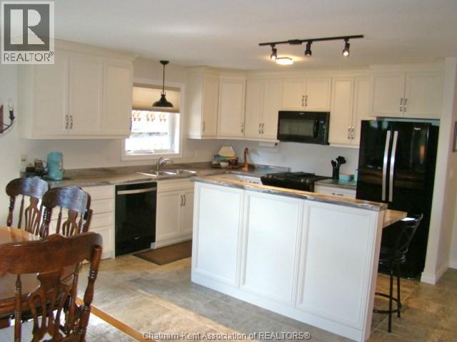 34 LANZ BOULEVARD - 16