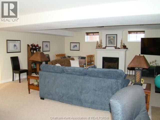 34 LANZ BOULEVARD - Image 33