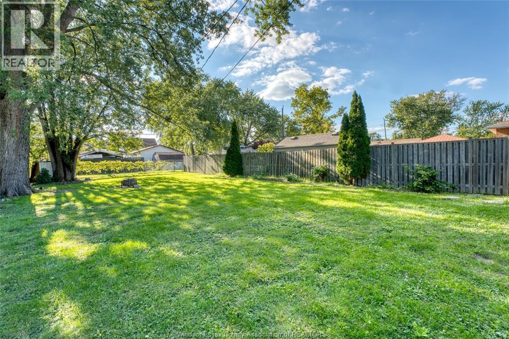 1325 Bernard - Image 31