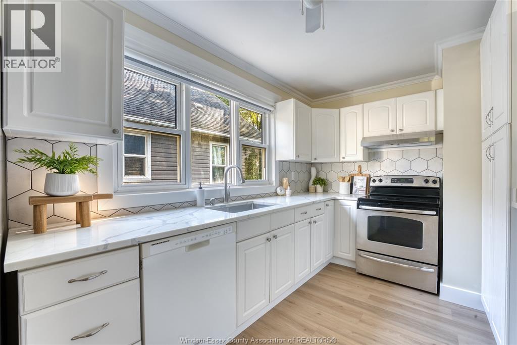 1325 Bernard - Image 9