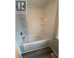 716 N Indian Road N, Sarnia, ON N7T7H1 Photo 8